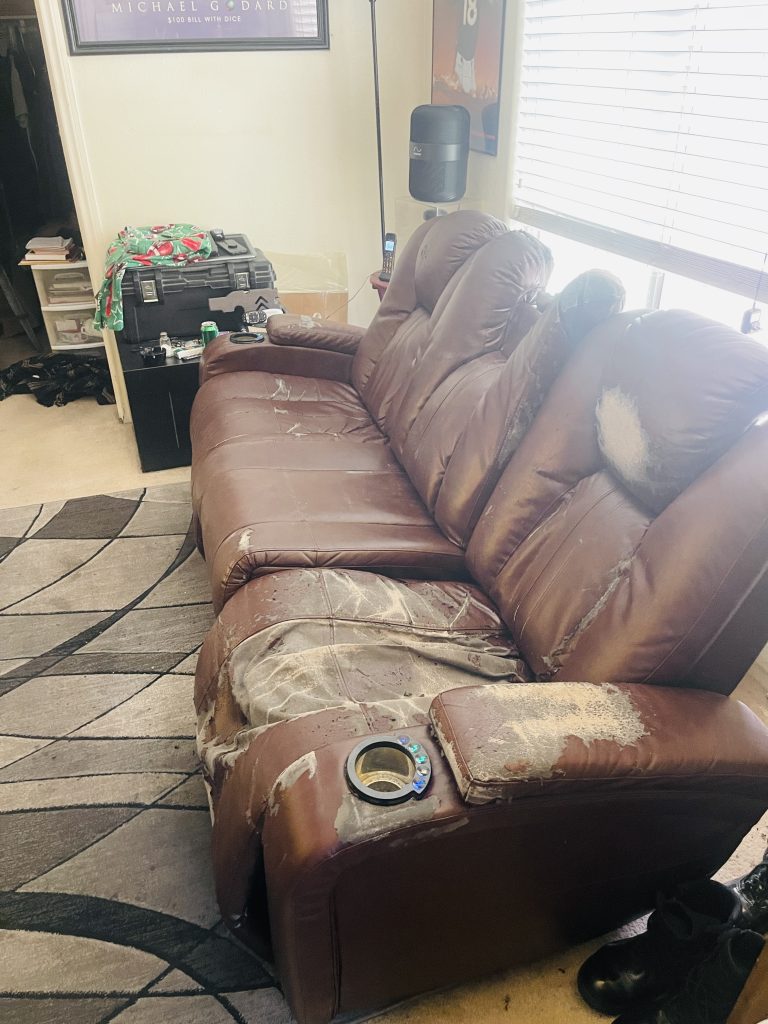 Above & beyond hauling,furniture /couch removal, Near me Summerlin Las Vegas Above and beyond hauling removing a recliner removal